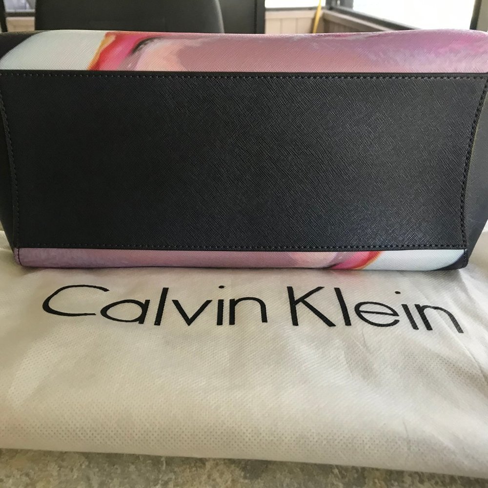 *SOLD* Calvin Klein Handbag, Blue/Multicolor - Picture 4 of 7